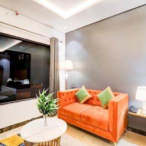 Hotel O Shahi Palace